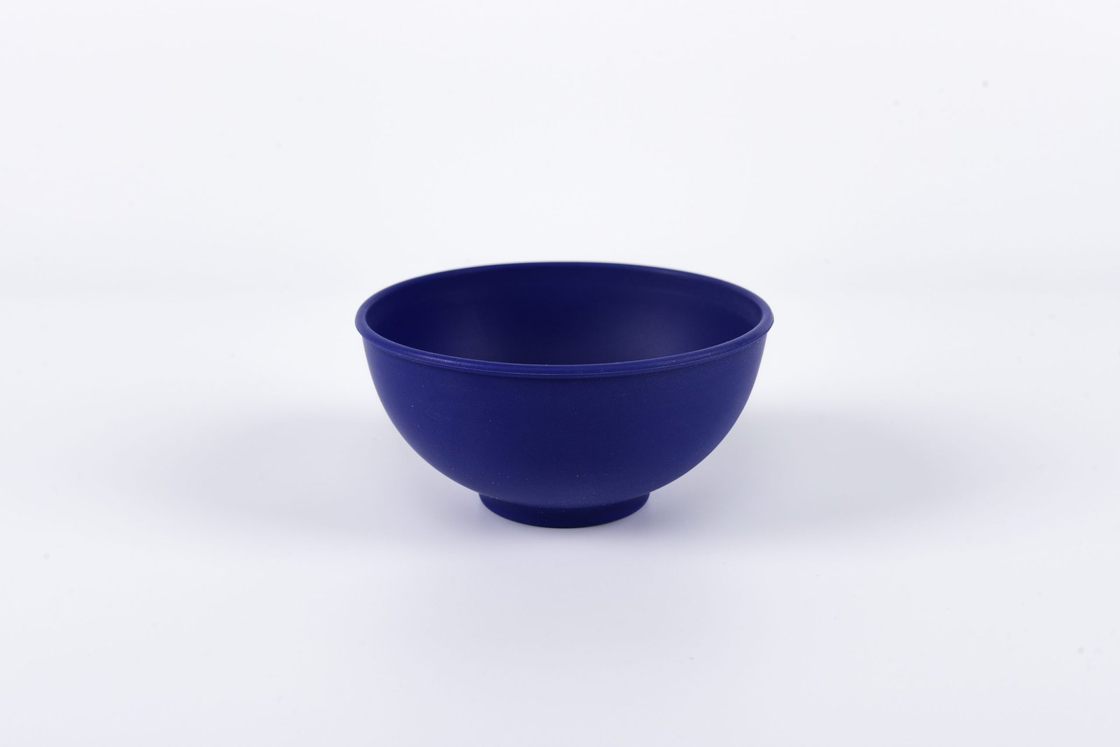 Silicon Blue flexible mask mixing bowls in various sizes